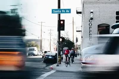 burry image of a street in los angeles with pedestrians